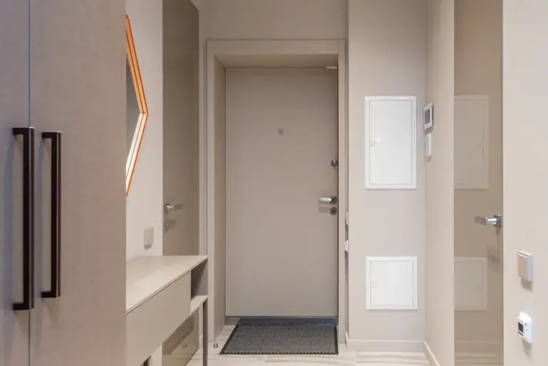 La tua casa respira serenità? Questi 4 oggetti nell'ingresso allontanano la felicità