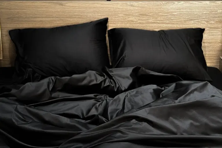 8 colori per la biancheria da letto che rivelano un gusto datato: il parere degli esperti