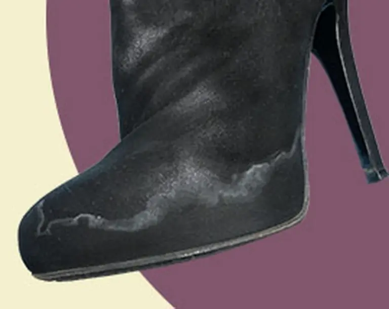 Aceto bianco: il trucco del calzolaio per dire addio ai residui di sale sulle scarpe