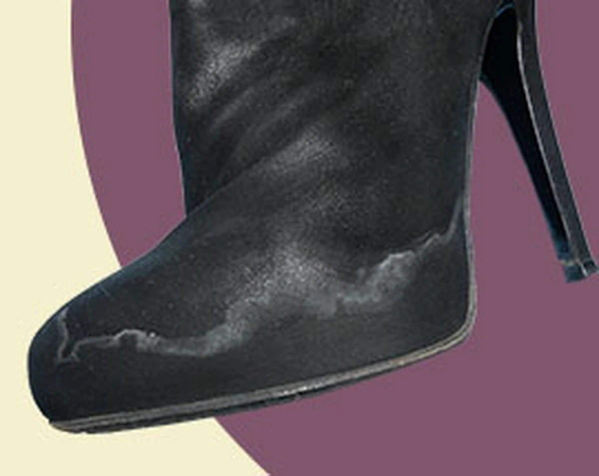 Aceto bianco: il trucco del calzolaio per dire addio ai residui di sale sulle scarpe