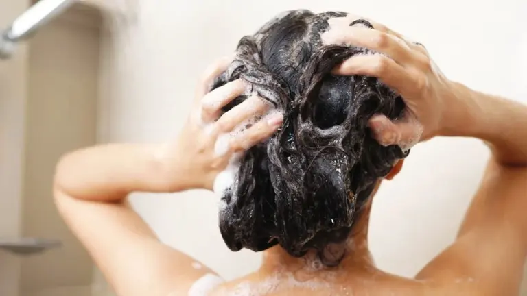 Aggiungi una compressa allo shampoo: il segreto per capelli puliti fino a 5 giorni