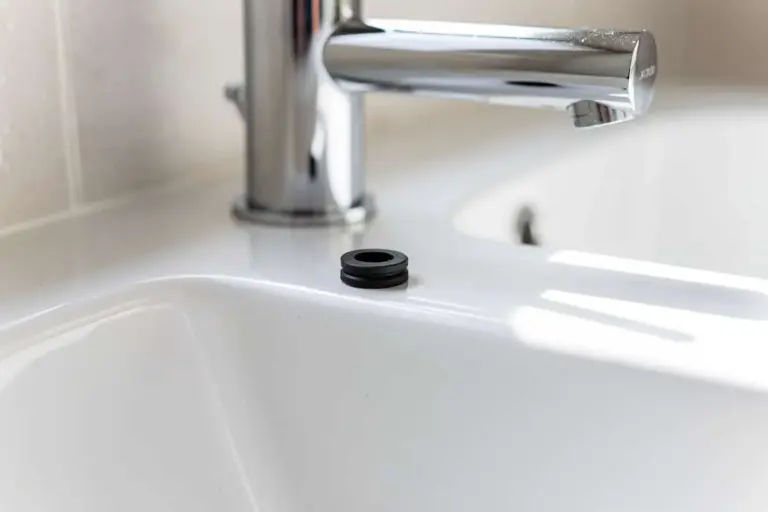 Basta rubinetto che cola: l'ingegnoso trucco da meno di 3 euro che ti fa dire addio all'idraulico