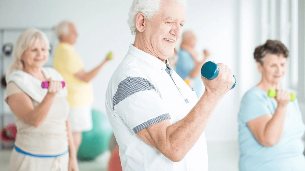 Dopo i 60 anni: non camminare o nuotare, ecco l'attività più benefica per la salute
