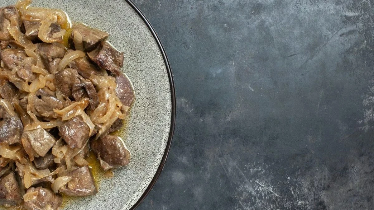 Fegati in padella con kefir: la cena gourmet pronta in 30 minuti