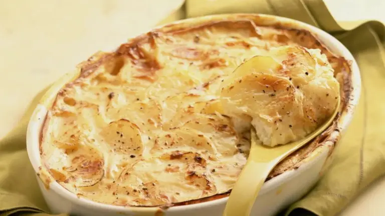 Gratin Dauphinois: Il Segreto di una Creaminess Perfetta (Senza Panna Extra)