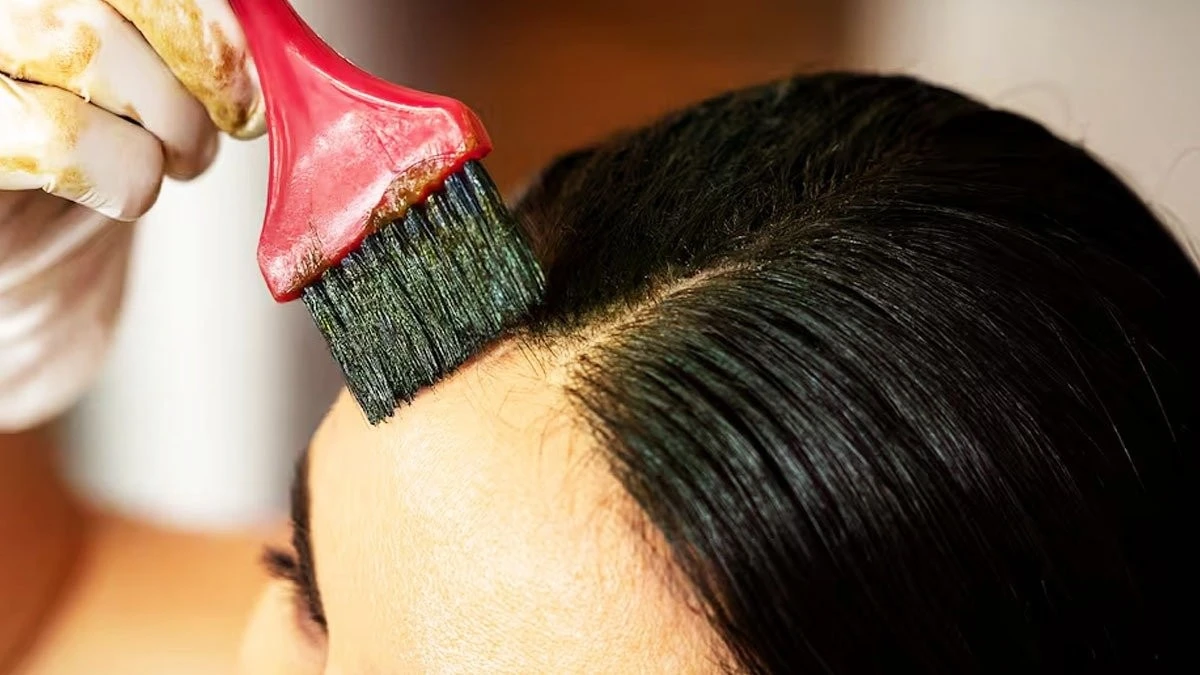 Grigi addio: la tinta fai da te che copre le imperfezioni e ripristina il colore naturale