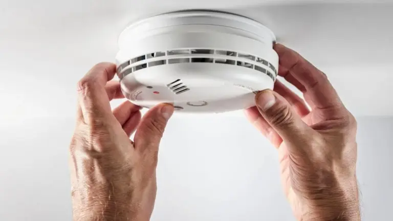 Il tuo allarme antincendio: 5 cose che potresti non aver letto sul manuale