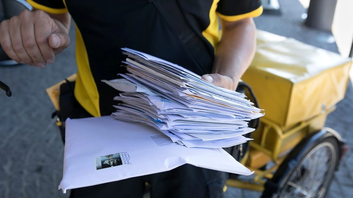 La notifica DHL in cassetta: è una truffa o solo una bufala su WhatsApp?