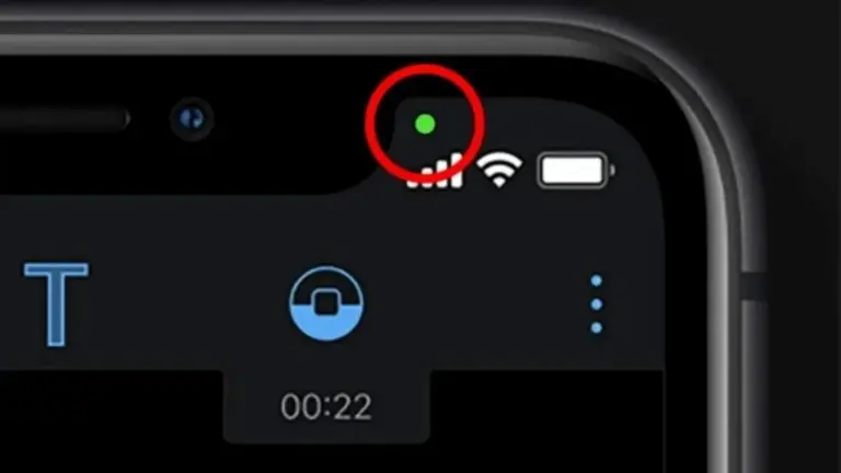 La piccola lucina verde sul tuo telefono: cosa nasconde e come riprendere il controllo