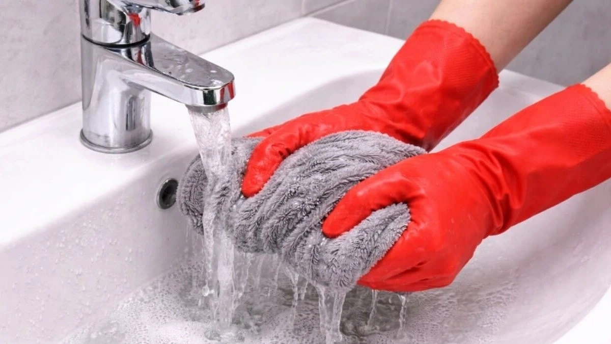 La temperatura dell'acqua per lavare il pavimento: quello che hai sempre fatto potrebbe essere sbagliato