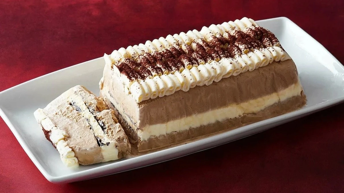La torta gelato che fa impazzire gli italiani: il segreto delle nonne per un dessert che sa di anni '90