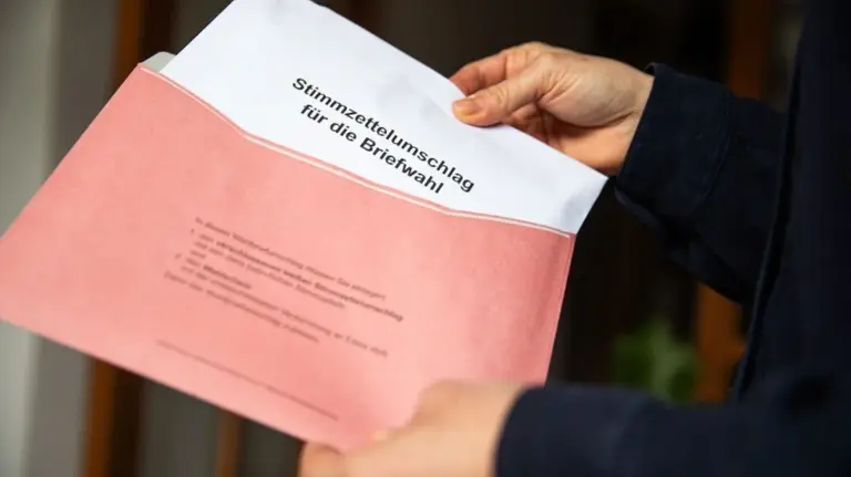 La tua guida alla votazione per corrispondenza in Baviera: modelli di schede per votare senza errori