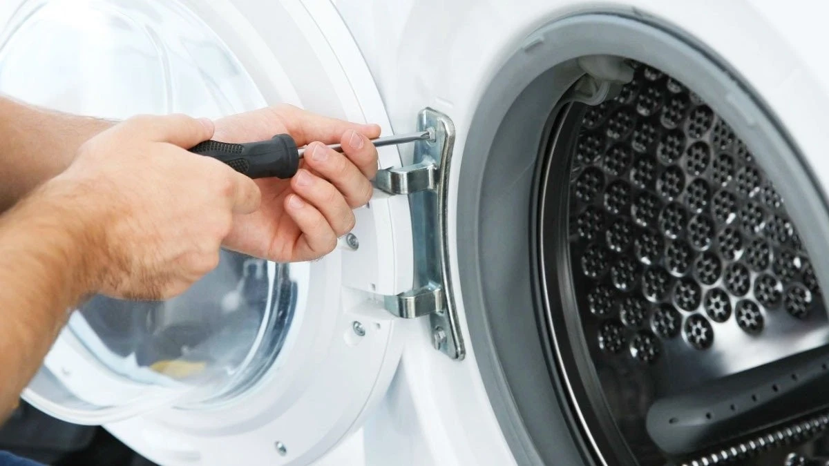 Lo sportello della lavatrice sempre aperto? Errore comune che danneggia l'elettrodomestico