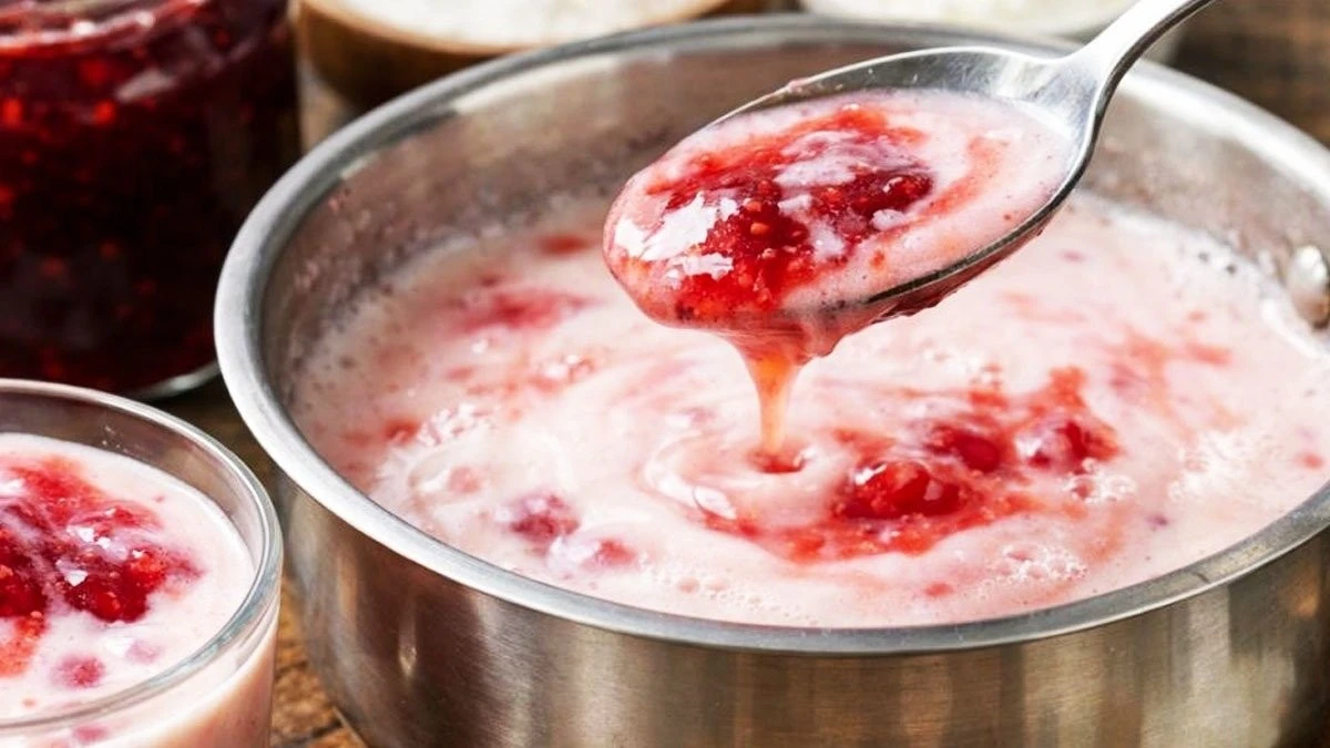Marmellata nel latte caldo: il dolce "furbo" che conquista