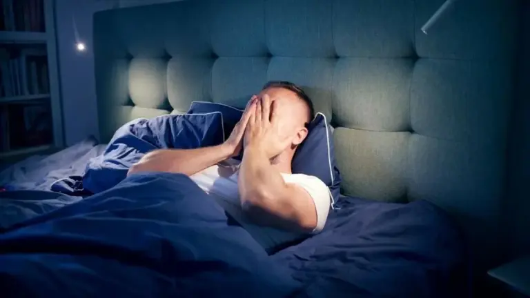 Notti fredde, bollette salate: perché abbassare il riscaldamento di notte è un errore costoso (e come farlo bene)