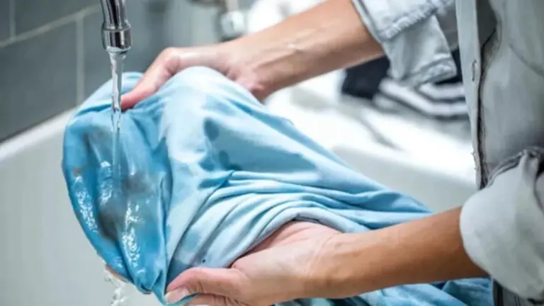 Obieti l’igiene per risparmiare? 8 capi d’abbigliamento che non dovresti MAI lavare ad acqua fredda