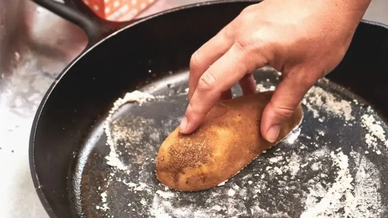 Patate e bicarbonato: l'accoppiata inaspettata che dice addio alla ruggine in cucina