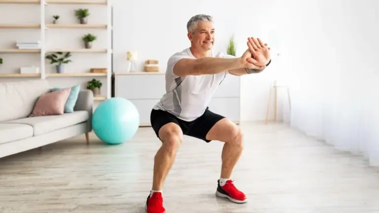 Quanti squat al giorno bastano per mantenere la muscolatura dopo i 50 anni?