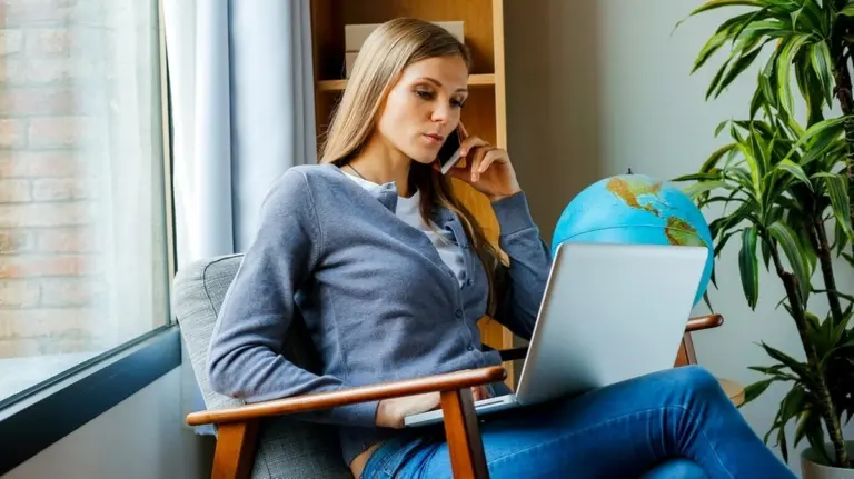 Viaggiare low cost: il momento giusto per prenotare la vacanza e risparmiare davvero