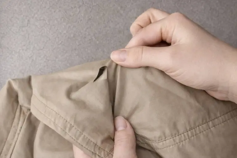 Come rattoppare il piumino con un uovo: il rimedio lampo