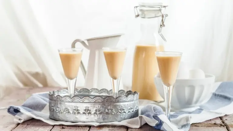 Eierlikör: il classico liquore fatto in casa in 5 semplici passaggi