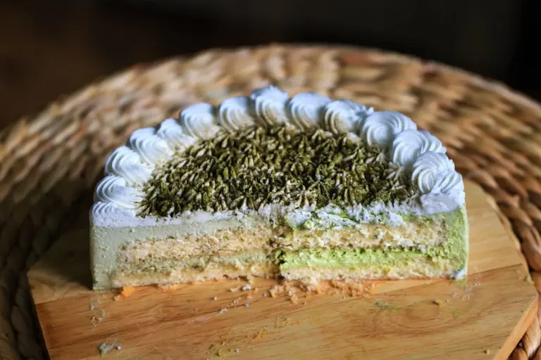 Il trucco delle nonne per salvare la torta dal disastro nel contenitore