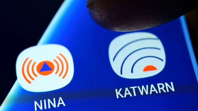 Katastrophenschutz-Apps: KATWARN e NINA – come funzionano e ti proteggono