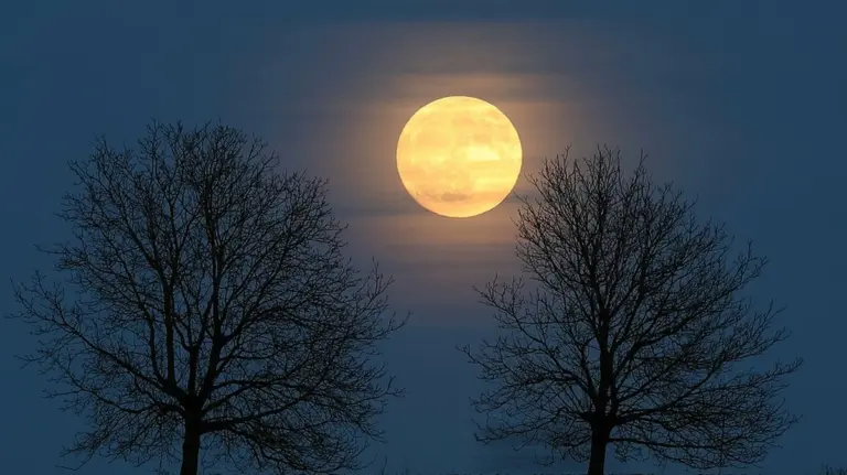 Luna dei Vermi e altre lune: il significato dei nomi delle lune piene mese per mese