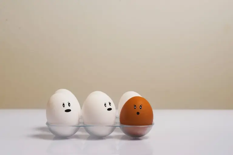 Uova bianche o marroni: qual è il più salutare? Sfatamo un mito